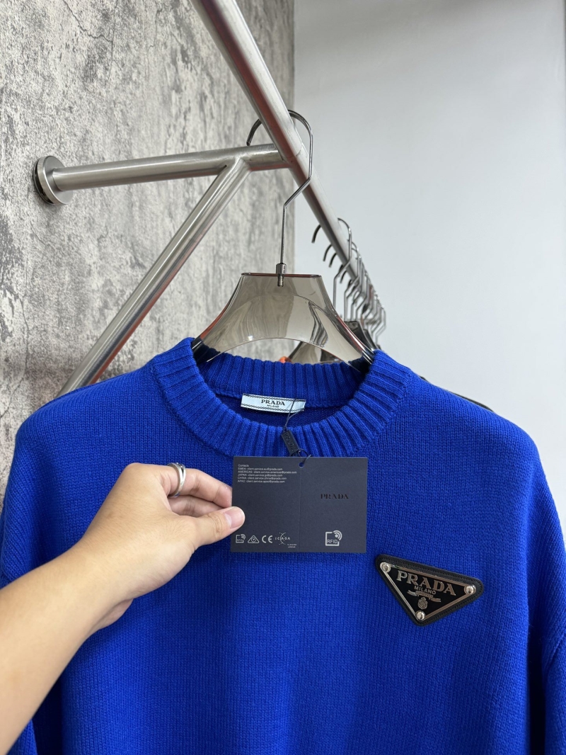 Pra*a sweater